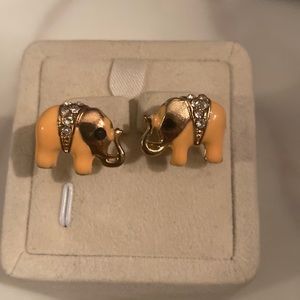Super cute elephant earrings